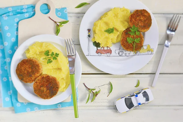 Fish cutlets with 	mashed potatoes. — Stock Photo, Image